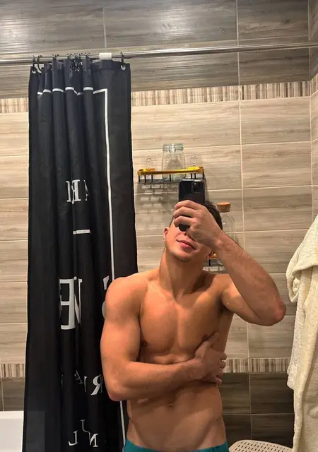 Влад из Ессентуков, ищу на сайте приятное времяпровождение