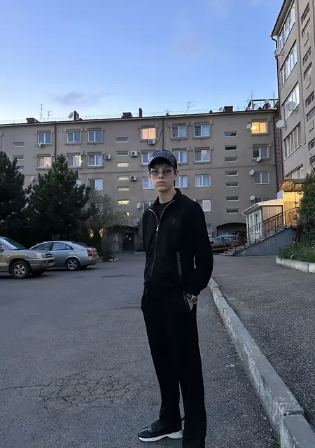 Я Самвел, 21, знакомлюсь без обязательств в Ессентуках