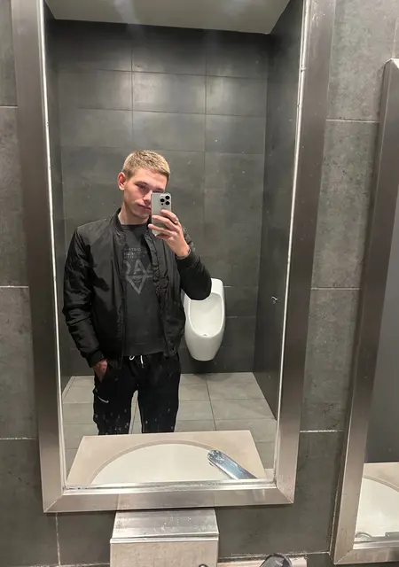 Я Никита, 21, знакомлюсь на одну ночь в Белгороде