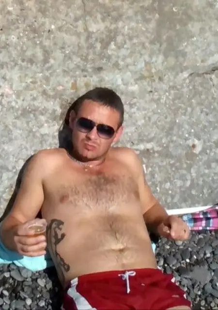 Я Антон, 45, из Ялты, ищу знакомство для постоянных отношений