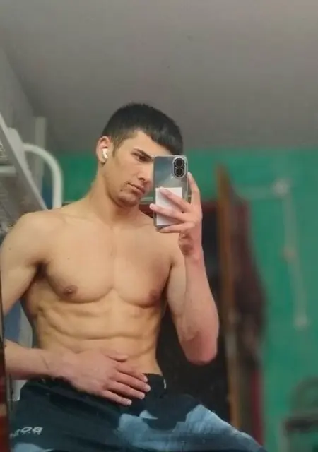 Я Анис, 21, знакомлюсь на одну ночь в Вологде