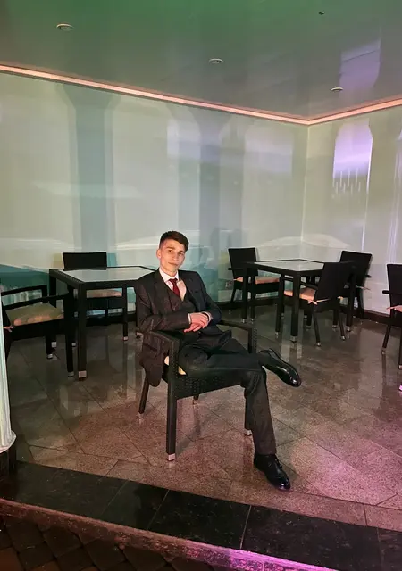 Я Батик, 20, знакомлюсь на одну ночь в Владикавказе