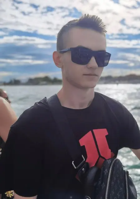 Я Денис, 20, знакомлюсь без обязательств в Тайцы