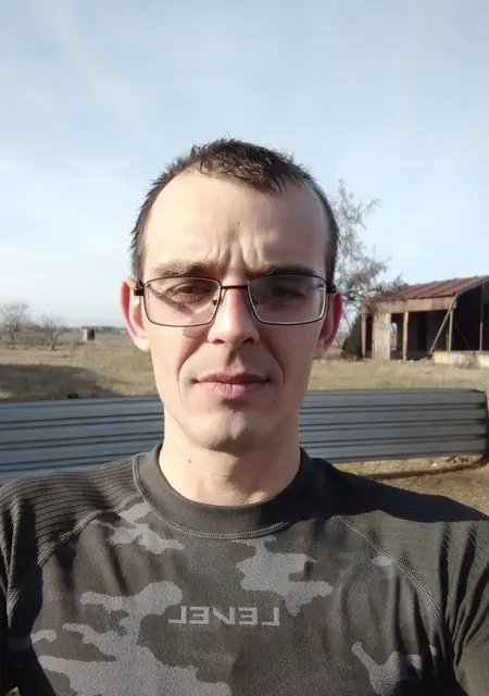 Максим из Льгова, ищу на сайте знакомства на одну ночь