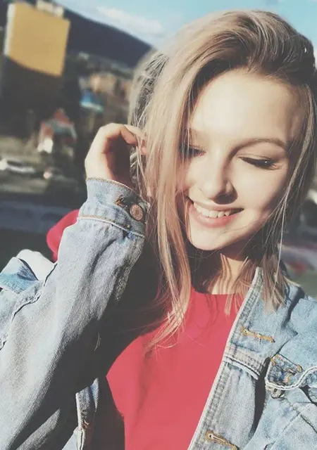 Аня из Благовещенска, ищу на сайте вирта