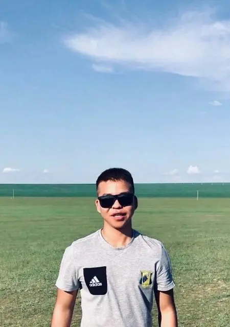 Bogdan из Москвы, мне 21, познакомлюсь без обязательств