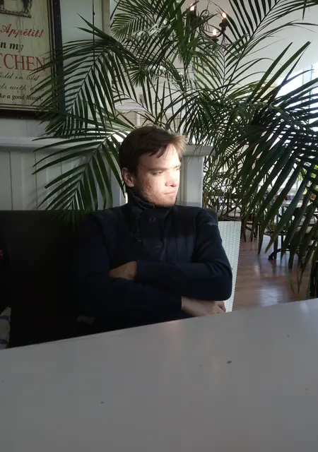 Я Александр, 32, из Ялты, ищу знакомства без обязательств