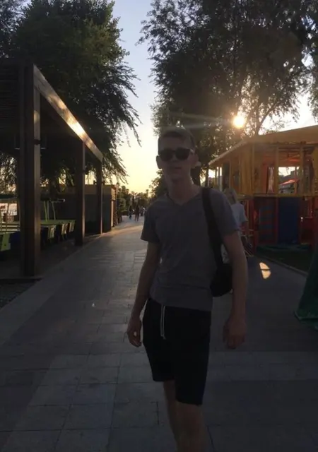 Я Кирилл, 25, знакомлюсь в Берлине