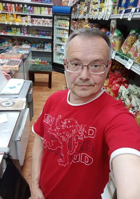 Андрей из Санкт-Петербурга, мне 52, познакомлюсь без обязательств