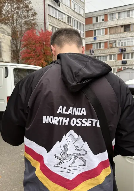 Я Ацамаз, 18, из Владикавказа, ищу знакомства на одну ночь