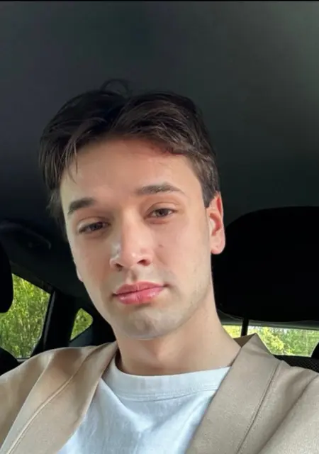 Я Антон, 25, из Санкт-Петербурга, ищу знакомства без обязательств