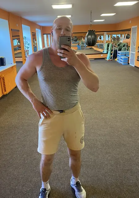 Я Илья, 28, знакомлюсь без обязательств в Москве