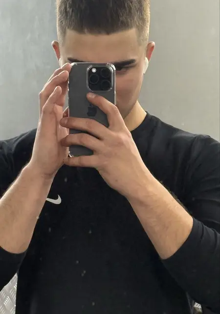 Я Артем, 20, из Люберец, ищу знакомство для дружбы