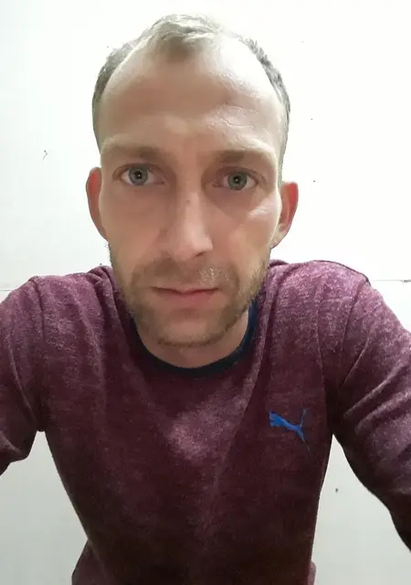 Роман из Саянска, мне 39, познакомлюсь на одну ночь