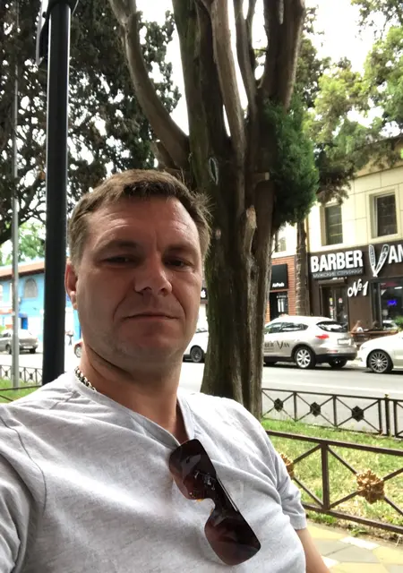 Я Дмитрий, 25, из Котовска, ищу знакомства на одну ночь