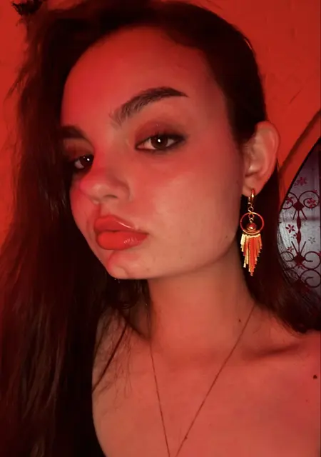 Я Ксения, 19, знакомлюсь для общения в Екатеринбурге