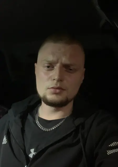 Я Дмитрий, 22, из Ачинска, ищу знакомства без обязательств