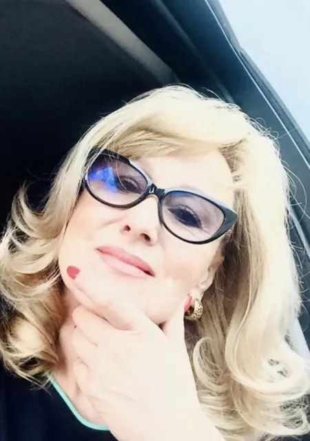 Лана из Москвы, мне 62, познакомлюсь без обязательств