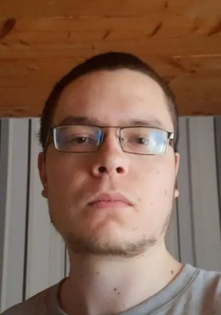 Я Илья, 26, знакомлюсь на одну ночь в Волжском