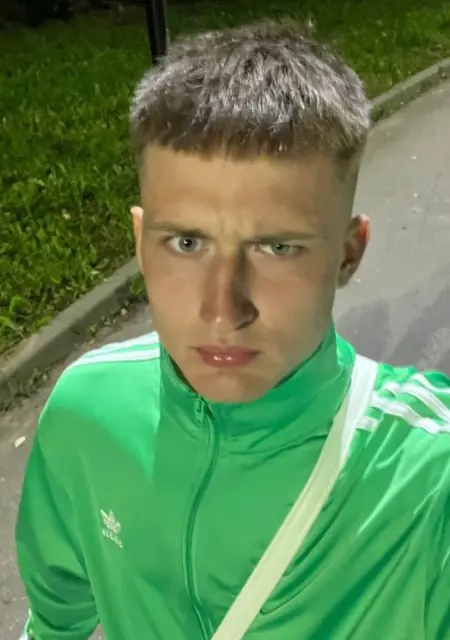 Я Nikita, 20, из Рязани, ищу знакомство для приятного времяпровождения