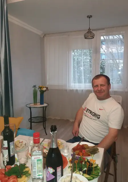 Андрей из Сочи, мне 52, познакомлюсь для приятного времяпровождения