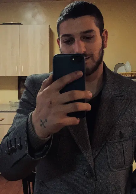 Роман из Ванина, ищу на сайте знакомства на одну ночь