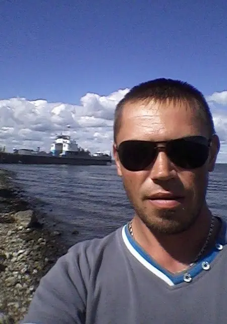 Я Владимир, 40, знакомлюсь для постоянных отношений в Рязани