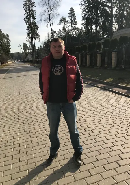 Александр из Звенигорода, ищу на сайте приятное времяпровождение