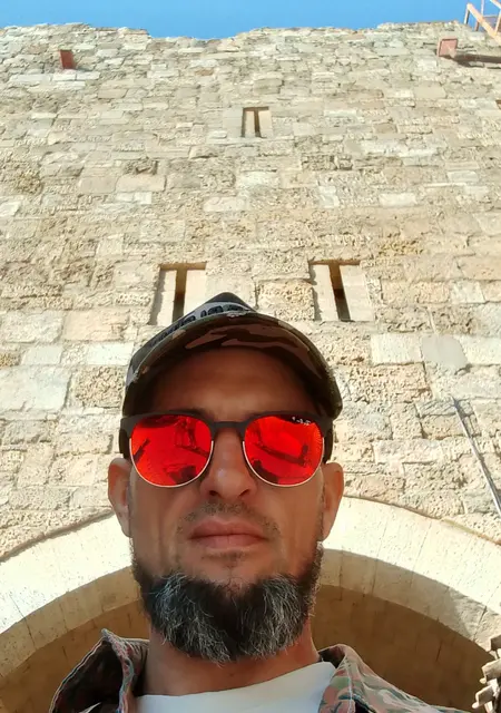 Максим из Хасавюрта, мне 42, познакомлюсь на одну ночь