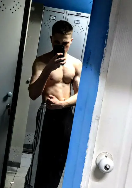 Артем из Комсомольска-на-Амуре, мне 19, познакомлюсь для дружбы