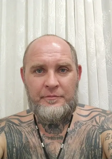 Я Николай, 40, из Кирова, ищу знакомства на одну ночь