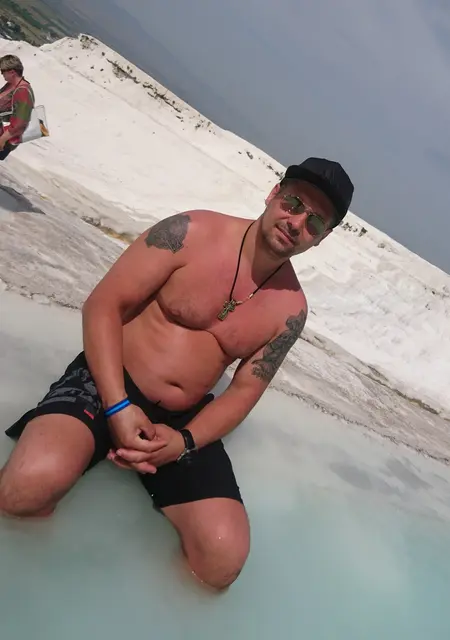 Я Руслан, 43, знакомлюсь на одну ночь в Горловке