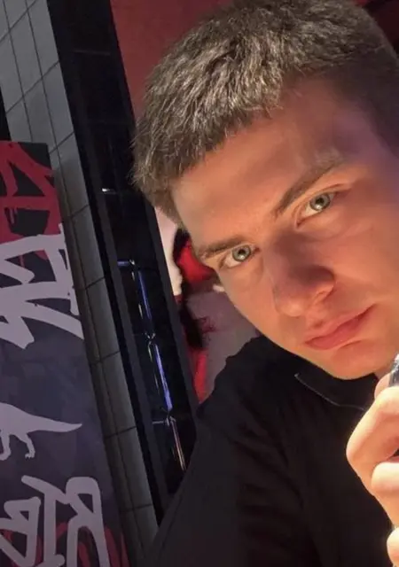 Дима из Саратова, ищу на сайте знакомства на одну ночь