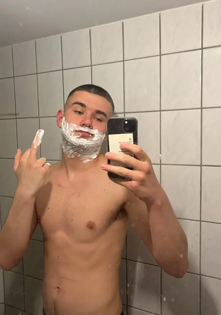 Я Коля, 21, знакомлюсь для вирта в Берлине