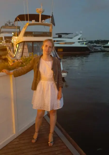 Я Света, 39, знакомлюсь без обязательств в Санкт-Петербурге