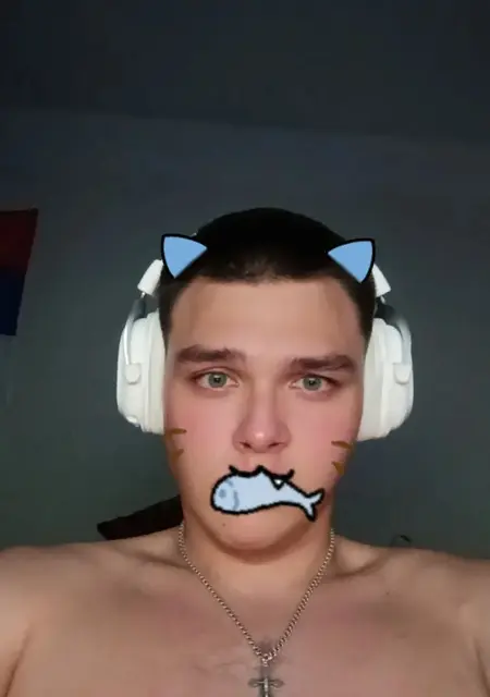 Я Саша, 20, из Самары, ищу знакомство для постоянных отношений