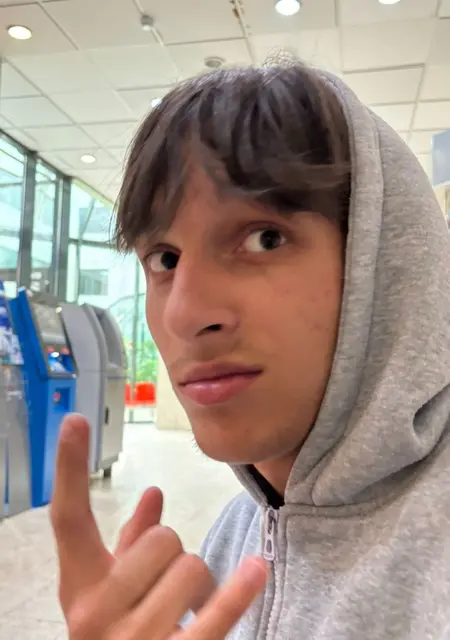 Кирилл из Якутска, мне 18, познакомлюсь без обязательств