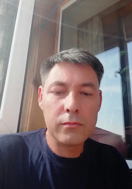 Александр из Евпатории, мне 25, познакомлюсь на одну ночь