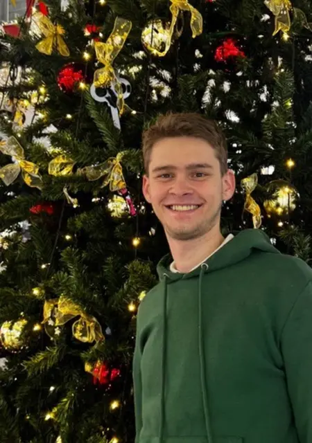 Я Олег, 23, из Краснодара, ищу знакомство для открытые отношения