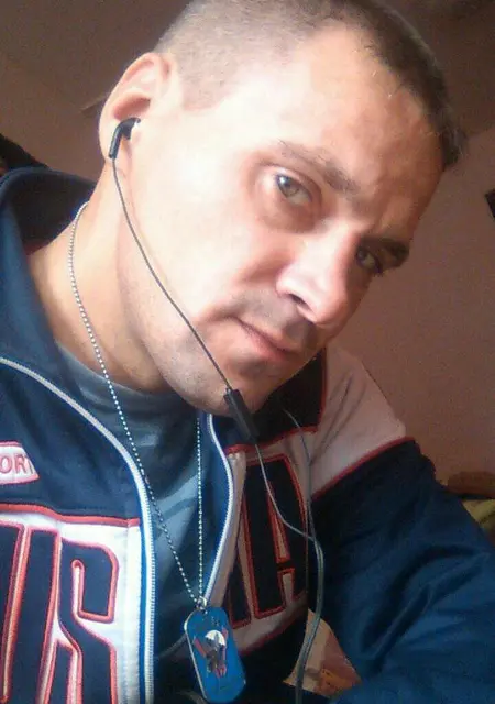 Я Женя, 40, из Пскова, ищу знакомство для постоянных отношений