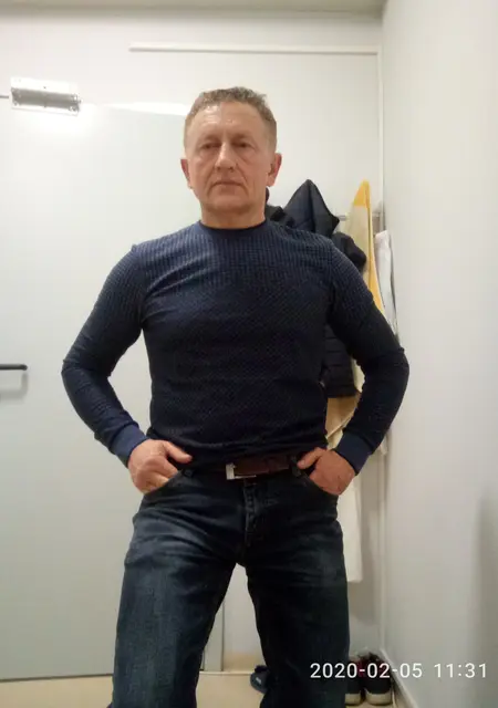 Дима из Ялты, мне 54, познакомлюсь на одну ночь