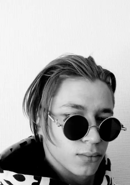 Илья из Воронежа, мне 21, познакомлюсь для постоянных отношений