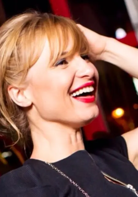 Мари из Саратова, ищу на сайте знакомства без обязательств