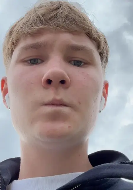 Я Кирилл, 18, знакомлюсь без обязательств в Москве