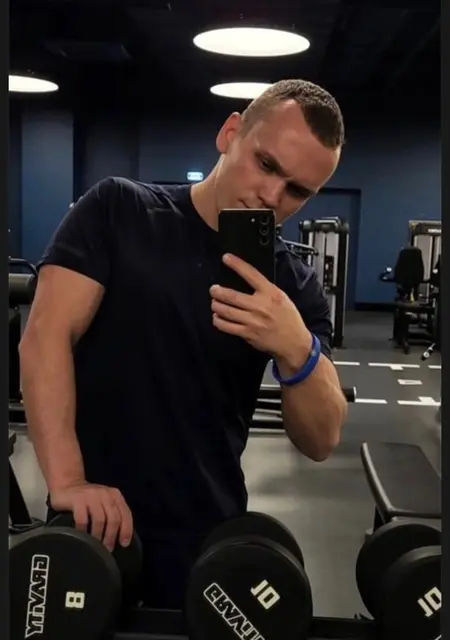 Я Евгений, 29, знакомлюсь для совместных путешествий в Брянске