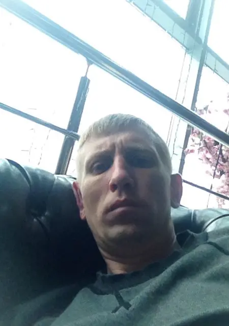 Я Алексей, 42, из Дзержинска, ищу знакомства без обязательств