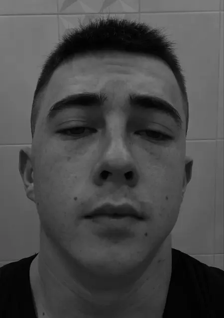 Влад из Москвы, мне 20, познакомлюсь на одну ночь