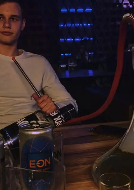 Вадим из Тольятти, мне 22, познакомлюсь без обязательств