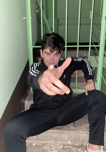 Максим из Железнодорожного, мне 20, познакомлюсь для общения