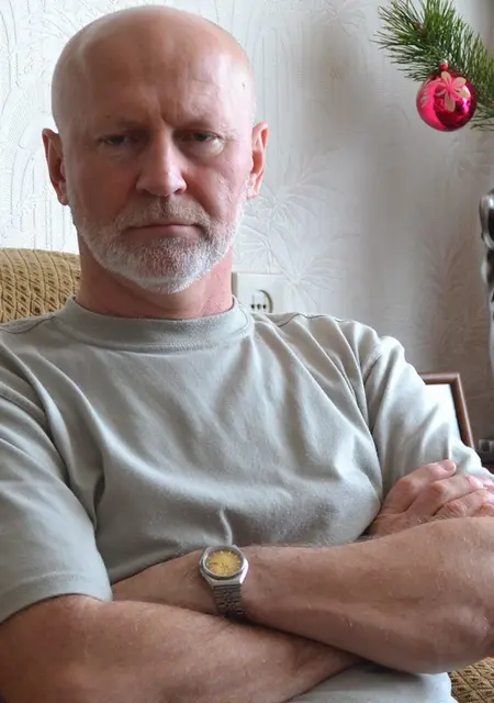 Я Олег, 52, из Тюмени, ищу знакомства на одну ночь